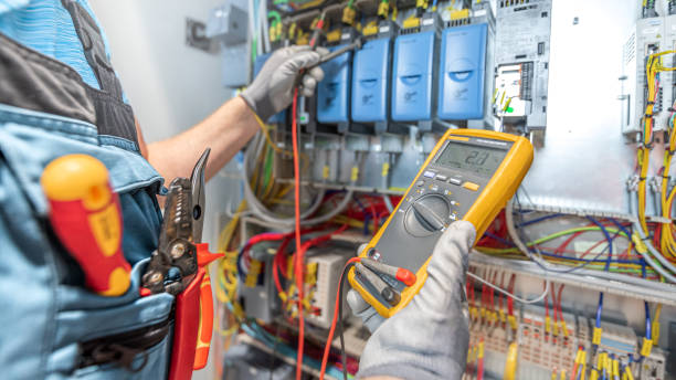 Best Electrical Contractors for Businesses  in Roanoke, IL